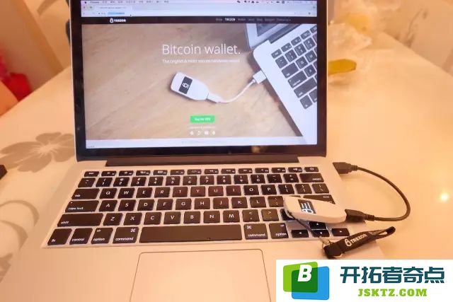 TREZOR硬件钱包开箱评测及使用教程！