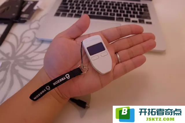 TREZOR硬件钱包开箱评测及使用教程！